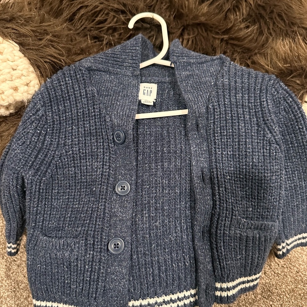 GAP Navy Knit Sweater with White Stripes